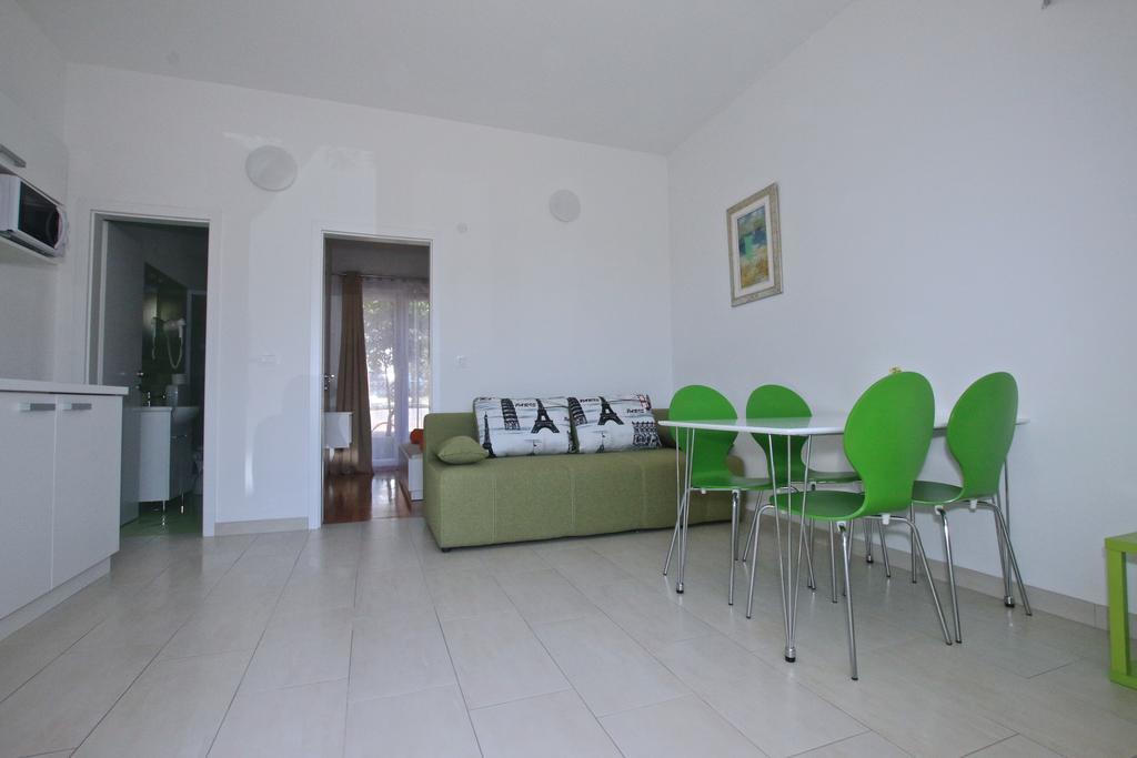 Solaria Apartments ポレッチ エクステリア 写真